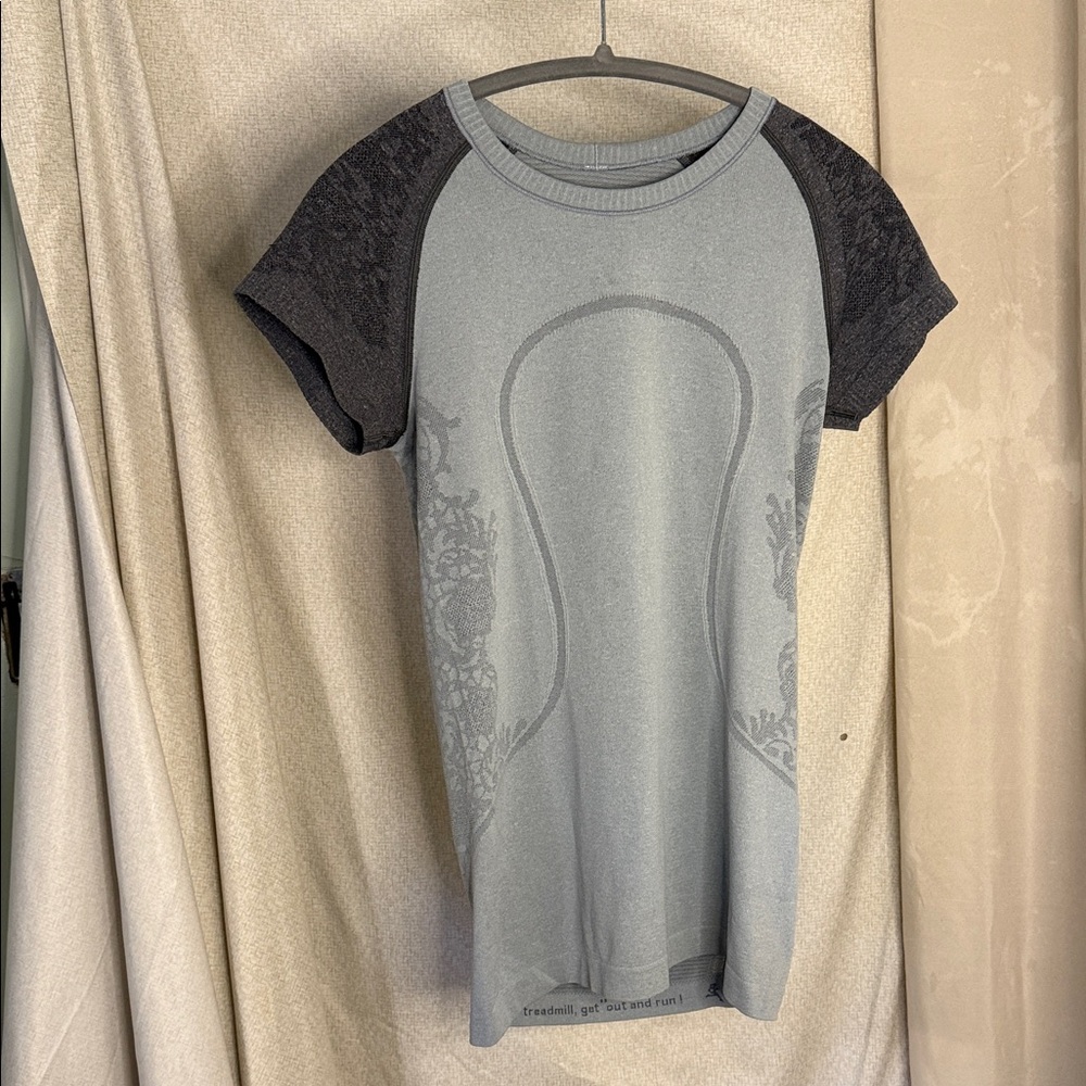 lululemon athletica Gray and Black Short Sleeve Tee